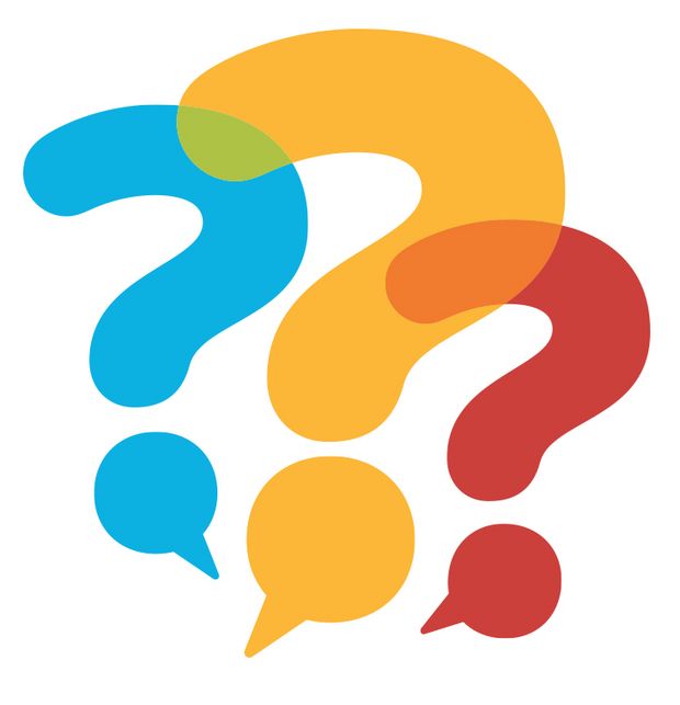 Drei bunte Fragezeichen, deren Punkte Sprechblasen sind