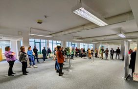 Die G&auml;ste bei der Er&ouml;ffnungsveranstaltung im Jobcenter Dresden